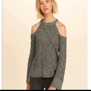 Hollister cold shoulder bell sleeve sweater. Size medium. EUC.